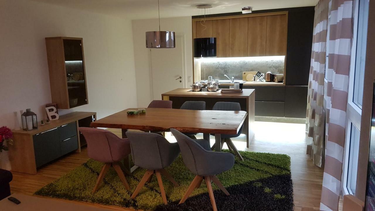 Luxury Belvedere View New Apartment เวียนนา ภายนอก รูปภาพ